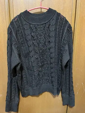 ANAYI 블랙 케이블 니트 긴팔 스웨터 시착만 한 상품