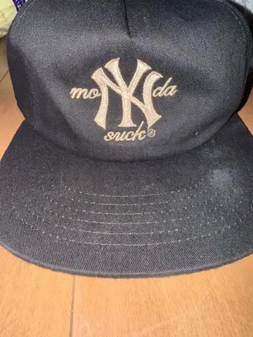 monday suck 캡 맨데이서크