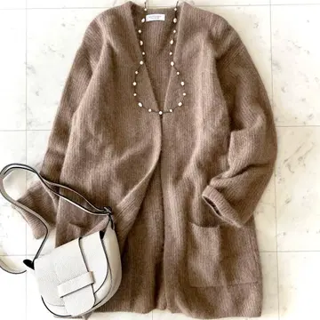 새상품급 뷰티&유스 헤어리 노카라 미들 가디건 복슬복슬