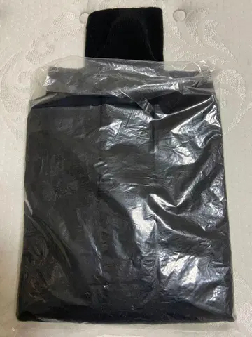 [택 포함 새상품] UNIQLO 캐시미어 터틀넥 스웨터 블랙 M