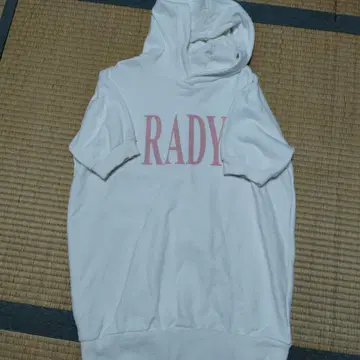 Rady 후드 부착 화이트 T셔츠