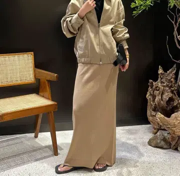 캘런솔로지 리브 타이트 롱 스커트 베이지 롱 기장