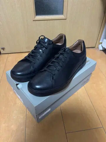 Clarks Un Costa Lace 블랙 가죽 스니커즈