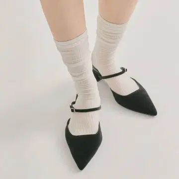 mystic 스틸레토 벨로아 펌프스 미사용 새상품.