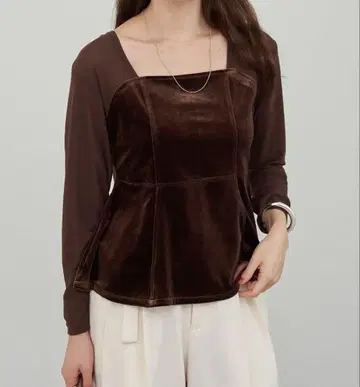 미사용 새상품 시너리 벨로아 플럼 상의