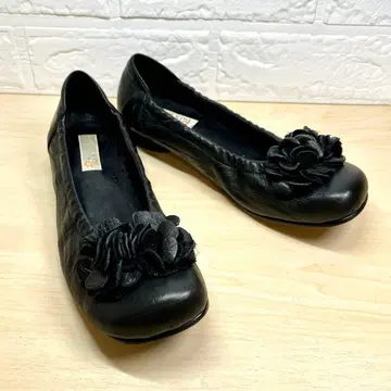 Put's 플라워 모티브 발레 슈즈 플랫 가죽 23