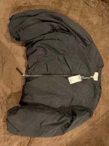 블랙 볼륨 슬리브 자켓