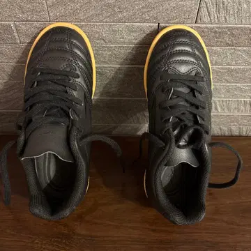 [ 가격 인하 ] Mizuno 풋살화 블랙