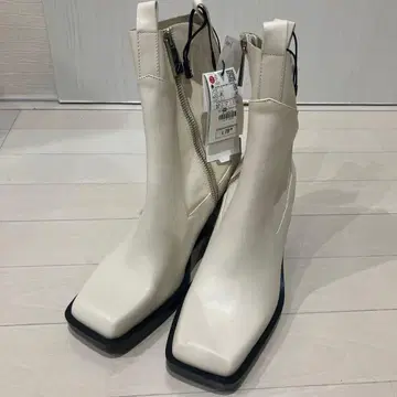 새상품 ZARA 스퀘어토 부츠