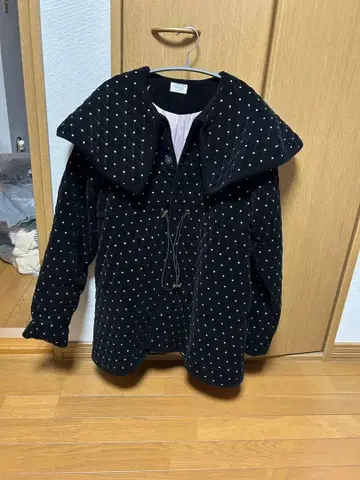 Bibiy. 퀼팅 롱 코트 블랙 케이프