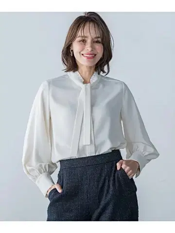 Viaggio Blu 암젠 프릴 블라우스