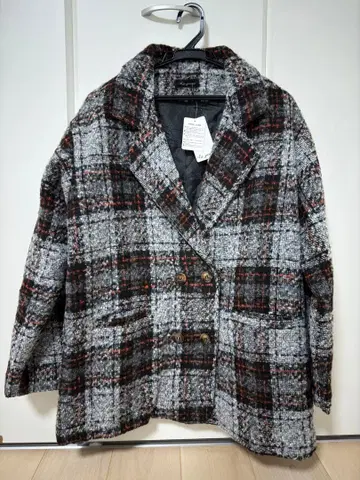 체크 무늬 테일러드 코트