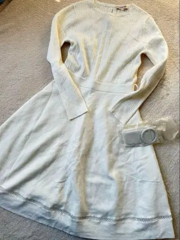 택 포함 새상품 아푸와이저 리셰 니트 원피스 긴팔 벨트 포함 S 화이트