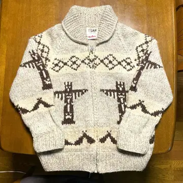 캐나다제 카우친 스웨터 토템폴 패턴