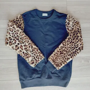 DRIES VAN NOTEN 네이비 레오파드 퍼 맨투맨 레오파드 무늬