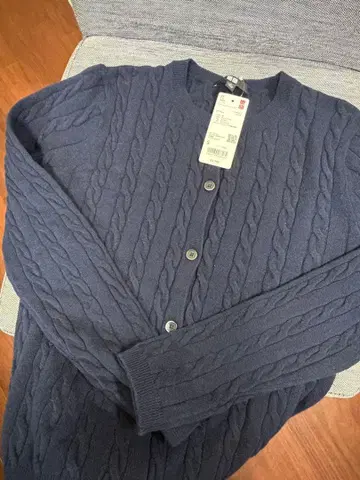 유니클로 케이블 쿨넥 가디건 S 사이즈 네이비