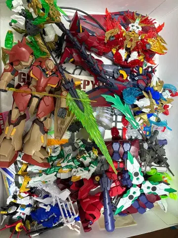 MG 에피온 등 건담 프라모델 묶음 판매