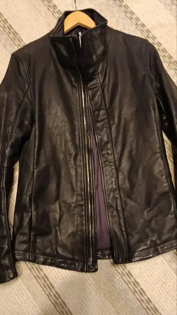 RIP VAN WINKLE 네이비 스탠드 카라 가죽 자켓