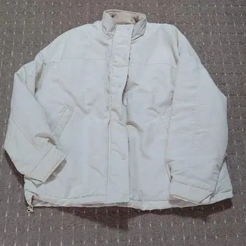 andme 스탠드 카라 볼륨 충전솜 다운 자켓