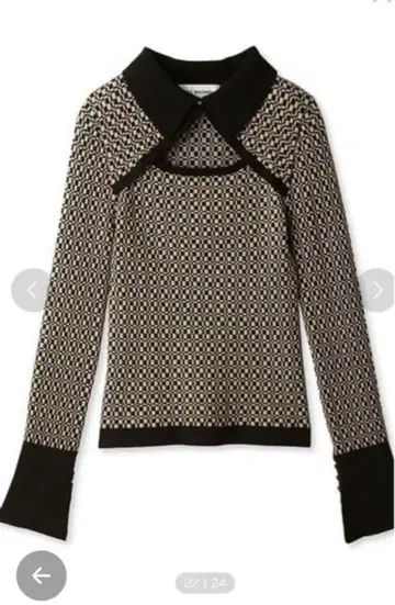 릴리 브라운 프론트 오픈 니트탑