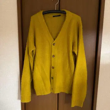 CPCM 머스타드 V넥 가디건