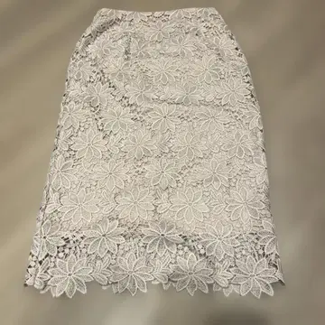 꽃무늬 레이스 타이트 스커트