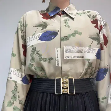 베이지 계열 영문 리프 무늬 쇼와 레트로 구제 의류 블라우스