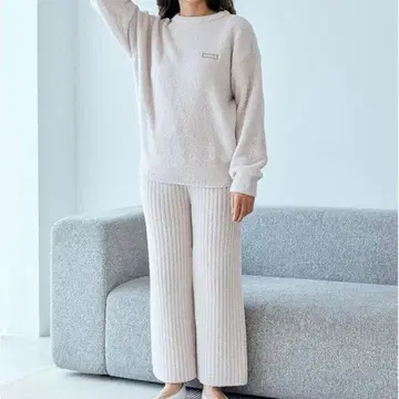 젤라또피케 베이직 파우더 풀오버 롱팬츠 셋업