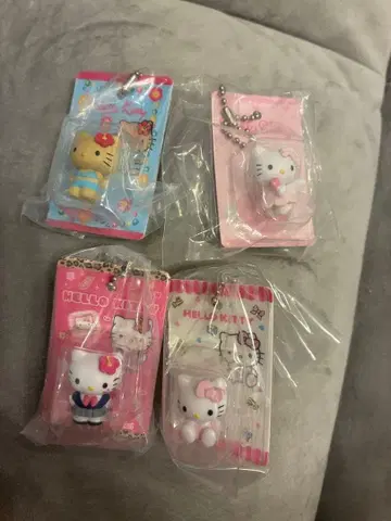 헬로키티 피규어 4개 세트