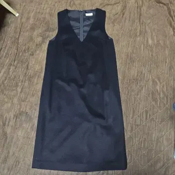 투모로우랜드 울 블랙 오버롤 스커트