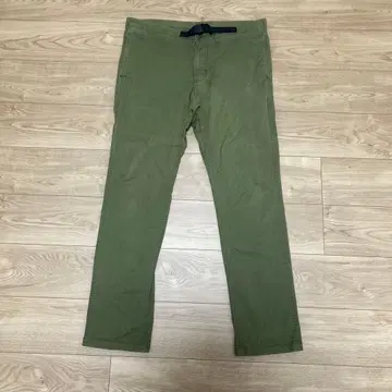 그라미치 올리브 슬림핏 클라이밍 팬츠