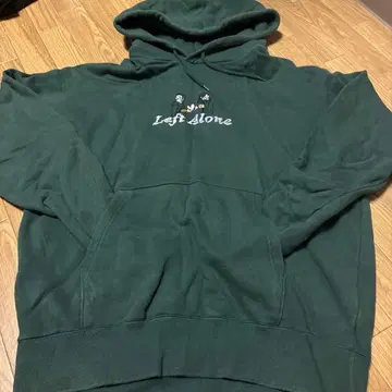 Left Alone 다크 그린 후드티