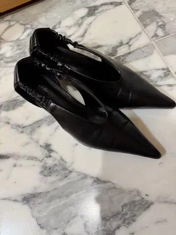 프레이 아이디 블랙 펌프스