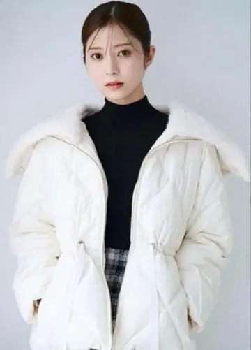 CELFORD 퍼 카라 부착 퀼팅 숏코트