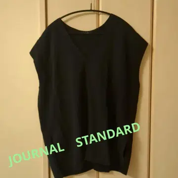 JOHANA STANDARD 블랙 V넥 베스트