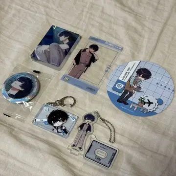 [ 가격 인하 가능 ] 18Trip  아크릴 블록 키링 캔뱃지