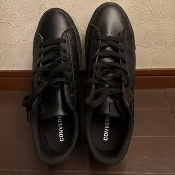 CONVERSE 블랙 스니커즈