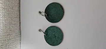 메탈 소재 그린 브라운 원형 귀찌 군겐도에서 구매