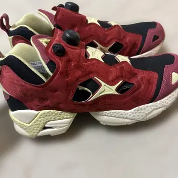 미사용 새상품 스트리트 파이터 x 리복 INSTAPUMPFURY 28cm