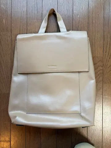 NO Monday 베이지 합성 피혁 백팩 플랩 포함