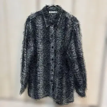 SELENE 퍼풍 긴팔 셔츠 블랙 그레이