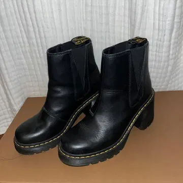 새상품급 Dr.Martens 사이드고어 청키힐 EU39 박스 포함