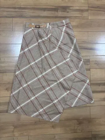 PASSIONNE 체크 무늬 플레어 스커트 42