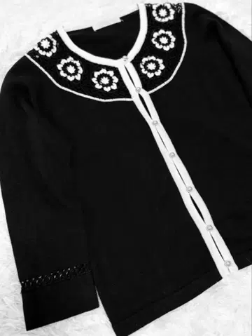 플라워 자수 블랙 가디건 블랙 가디건 M 사이즈