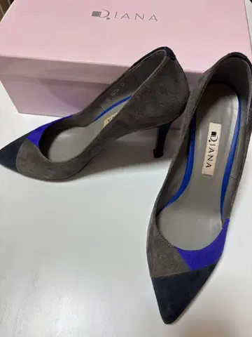 새상품급 D.IANA 다이애나 스웨이드 하이힐 그레이/블루
