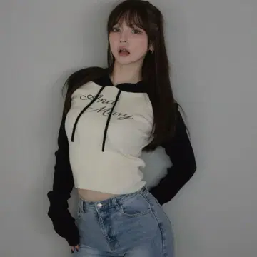 andmary Letter mary logo tops