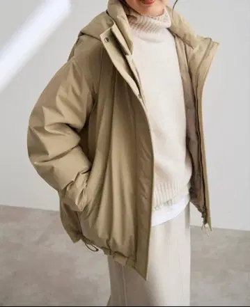 Spick & Span 발수 후디드 다운 하프 코트 사이즈 36