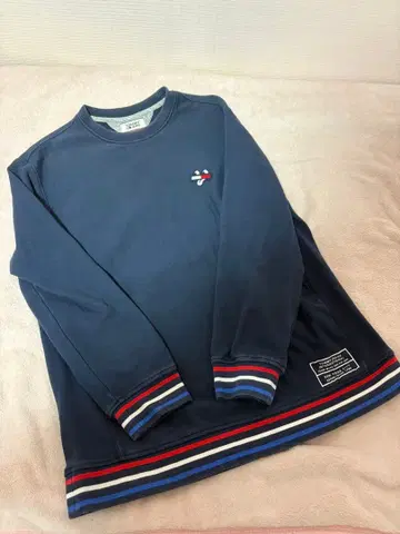 TOMMY JEANS 네이비 트레이닝복