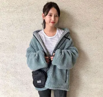 카스타네 하이넥 보아 블루종 색스 블루