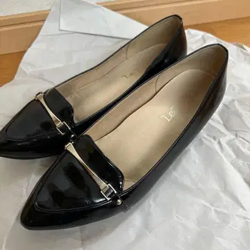 루 탈론 에나멜 펌프스 블랙 371/2